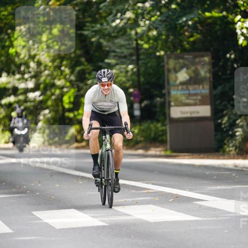 14.09.2025 - Stadtparktriathlon Michael Burmester http://msf.ph/oto/8914250 14.09.2025 12:28:26 Radfahren 1122, 1169 meine-sportfotos.de