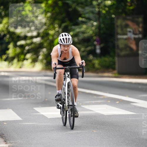 14.09.2025 - Stadtparktriathlon Michael Burmester http://msf.ph/oto/8914255 14.09.2025 12:28:45 Radfahren 1299 meine-sportfotos.de