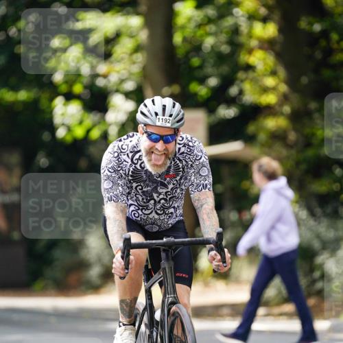 14.09.2025 - Stadtparktriathlon Michael Burmester http://msf.ph/oto/8914319 14.09.2025 12:30:09 Radfahren 1180, 1192, 1248, 1273, 1308 meine-sportfotos.de
