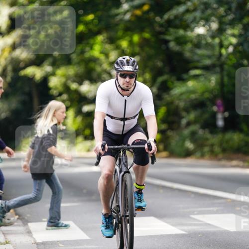 14.09.2025 - Stadtparktriathlon Michael Burmester http://msf.ph/oto/8914326 14.09.2025 12:30:24 Radfahren 1145, 1184, 1290 meine-sportfotos.de