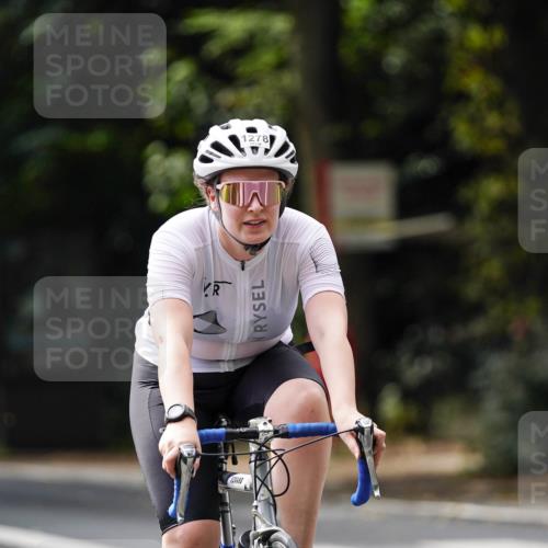 14.09.2025 - Stadtparktriathlon Michael Burmester http://msf.ph/oto/8914353 14.09.2025 12:30:57 Radfahren 1237, 1251, 1263, 1278, 1288, 1295, 1321 meine-sportfotos.de