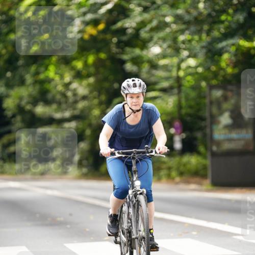 14.09.2025 - Stadtparktriathlon Michael Burmester http://msf.ph/oto/8914357 14.09.2025 12:31:04 Radfahren 1214, 1277, 1295 meine-sportfotos.de