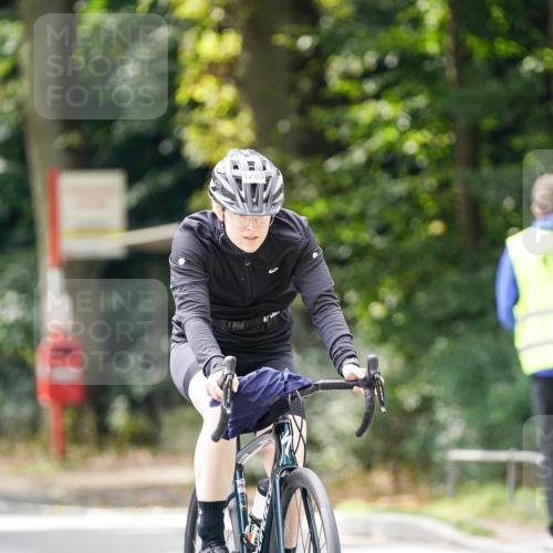 14.09.2025 - Stadtparktriathlon Michael Burmester http://msf.ph/oto/8914361 14.09.2025 12:31:20 Radfahren 1254, 1289, 1294 meine-sportfotos.de