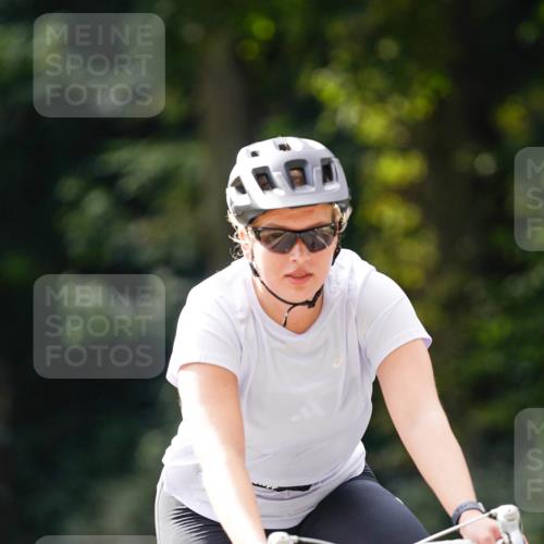 14.09.2025 - Stadtparktriathlon Michael Burmester http://msf.ph/oto/8914364 14.09.2025 12:31:21 Radfahren 1254, 1289, 1294 meine-sportfotos.de
