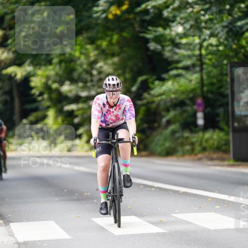 14.09.2025 - Stadtparktriathlon Michael Burmester http://msf.ph/oto/8914370 14.09.2025 12:31:37 Radfahren 1124, 1279, 1281 meine-sportfotos.de