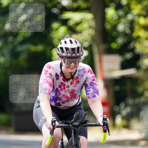 14.09.2025 - Stadtparktriathlon Michael Burmester http://msf.ph/oto/8914373 14.09.2025 12:31:39 Radfahren 1279, 1281 meine-sportfotos.de