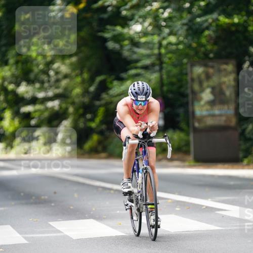14.09.2025 - Stadtparktriathlon Michael Burmester http://msf.ph/oto/8914375 14.09.2025 12:31:41 Radfahren 1279, 1281 meine-sportfotos.de