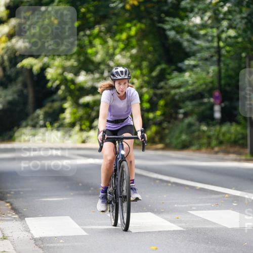 14.09.2025 - Stadtparktriathlon Michael Burmester http://msf.ph/oto/8914380 14.09.2025 12:31:52 Radfahren 1222, 1232 meine-sportfotos.de
