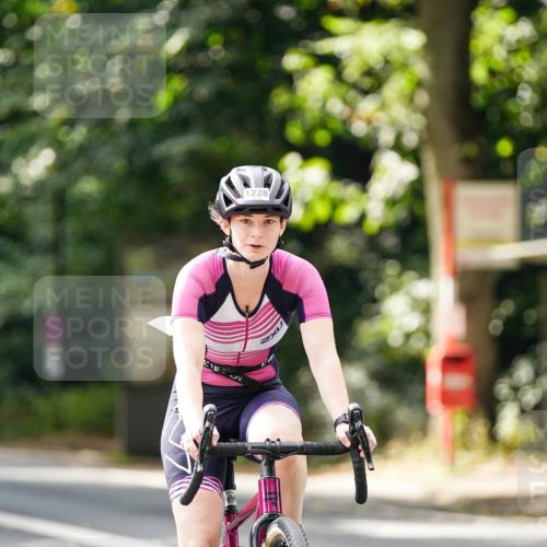 14.09.2025 - Stadtparktriathlon Michael Burmester http://msf.ph/oto/8914386 14.09.2025 12:32:03 Radfahren 1228, 1268, 1301 meine-sportfotos.de