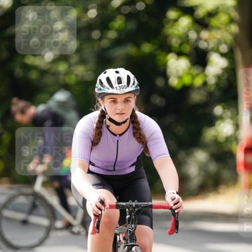 14.09.2025 - Stadtparktriathlon Michael Burmester http://msf.ph/oto/8914412 14.09.2025 12:32:40 Radfahren 1309 meine-sportfotos.de
