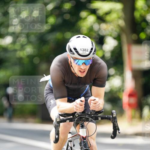 14.09.2025 - Stadtparktriathlon Michael Burmester http://msf.ph/oto/8914468 14.09.2025 12:34:25 Radfahren 1167, 1382 meine-sportfotos.de