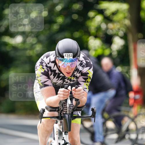 14.09.2025 - Stadtparktriathlon Michael Burmester http://msf.ph/oto/8914483 14.09.2025 12:34:55 Radfahren 1280, 1314, 1353 meine-sportfotos.de