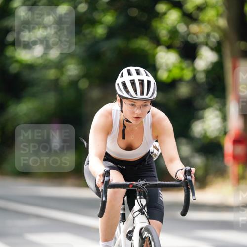 14.09.2025 - Stadtparktriathlon Michael Burmester http://msf.ph/oto/8914532 14.09.2025 12:36:17 Radfahren 1299, 1339, 1352 meine-sportfotos.de