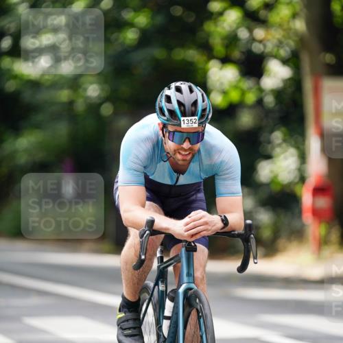 14.09.2025 - Stadtparktriathlon Michael Burmester http://msf.ph/oto/8914535 14.09.2025 12:36:20 Radfahren 1299, 1339, 1351, 1352 meine-sportfotos.de