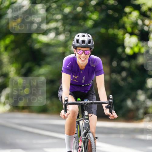 14.09.2025 - Stadtparktriathlon Michael Burmester http://msf.ph/oto/8914538 14.09.2025 12:36:23 Radfahren 1299, 1339, 1351, 1352 meine-sportfotos.de