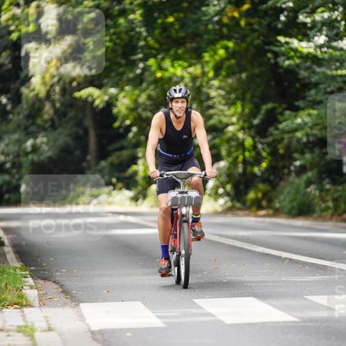14.09.2025 - Stadtparktriathlon Michael Burmester http://msf.ph/oto/8914539 14.09.2025 12:36:26 Radfahren 1339, 1351, 1352 meine-sportfotos.de