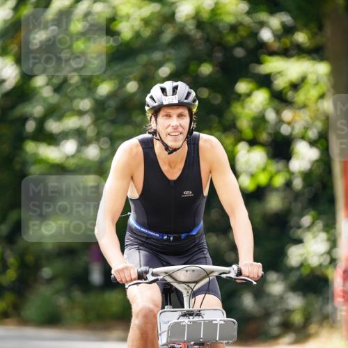 14.09.2025 - Stadtparktriathlon Michael Burmester http://msf.ph/oto/8914542 14.09.2025 12:36:28 Radfahren 1339, 1351 meine-sportfotos.de