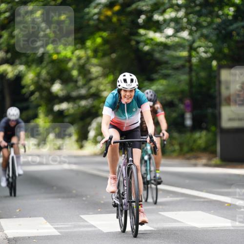14.09.2025 - Stadtparktriathlon Michael Burmester http://msf.ph/oto/8914545 14.09.2025 12:36:39 Radfahren 1151, 1257, 1264, 1377 meine-sportfotos.de