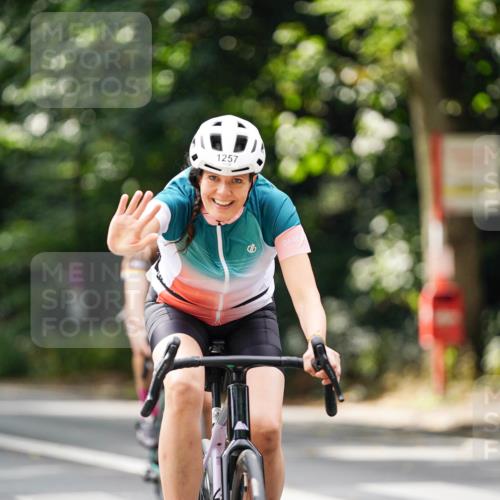 14.09.2025 - Stadtparktriathlon Michael Burmester http://msf.ph/oto/8914546 14.09.2025 12:36:40 Radfahren 1151, 1257, 1264, 1377 meine-sportfotos.de