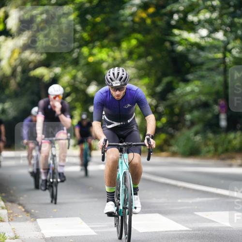 14.09.2025 - Stadtparktriathlon Michael Burmester http://msf.ph/oto/8914556 14.09.2025 12:36:49 Radfahren 1151, 1298, 1311, 1315, 1361, 1365, 1380, 1405 meine-sportfotos.de