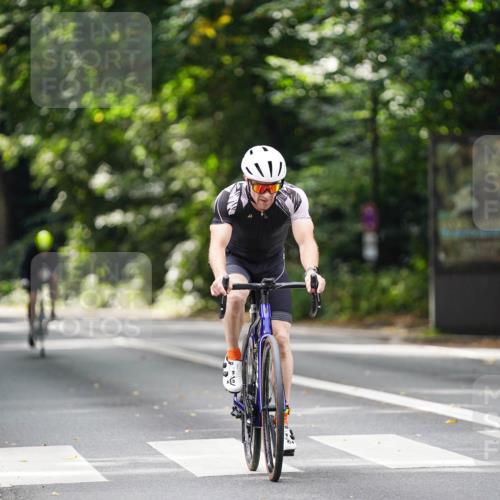 14.09.2025 - Stadtparktriathlon Michael Burmester http://msf.ph/oto/8914569 14.09.2025 12:37:00 Radfahren 1215, 1293, 1315, 1380, 1388 meine-sportfotos.de