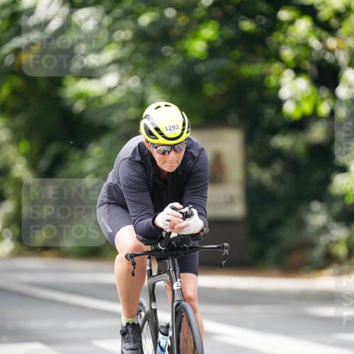 14.09.2025 - Stadtparktriathlon Michael Burmester http://msf.ph/oto/8914573 14.09.2025 12:37:05 Radfahren 1215, 1293, 1388 meine-sportfotos.de
