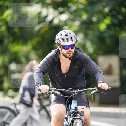14.09.2025 - Stadtparktriathlon Michael Burmester http://msf.ph/oto/8914575 14.09.2025 12:37:07 Radfahren 1215, 1293, 1388 meine-sportfotos.de