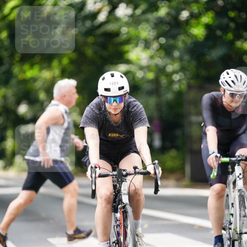 14.09.2025 - Stadtparktriathlon Michael Burmester http://msf.ph/oto/8914585 14.09.2025 12:37:18 Radfahren 1200, 1283, 1322, 1356, 1367, 1381, 1386, 1404, 1407 meine-sportfotos.de
