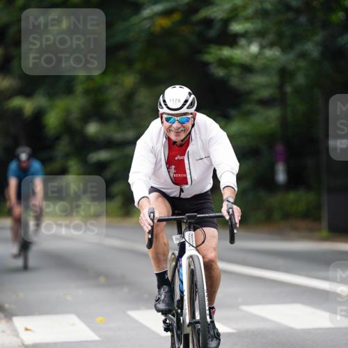 14.09.2025 - Stadtparktriathlon Michael Burmester http://msf.ph/oto/8914627 14.09.2025 12:38:14 Radfahren 1159, 1175, 1258 meine-sportfotos.de