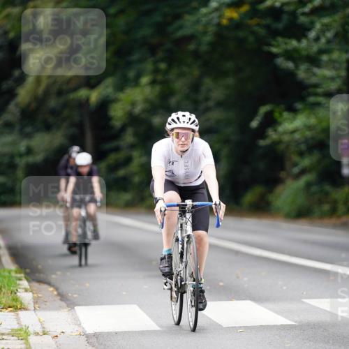 14.09.2025 - Stadtparktriathlon Michael Burmester http://msf.ph/oto/8914666 14.09.2025 12:39:24 Radfahren 1251, 1263, 1278, 1360 meine-sportfotos.de