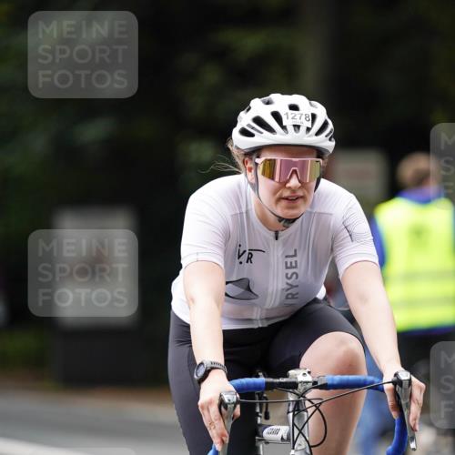 14.09.2025 - Stadtparktriathlon Michael Burmester http://msf.ph/oto/8914667 14.09.2025 12:39:25 Radfahren 1251, 1263, 1278, 1360 meine-sportfotos.de