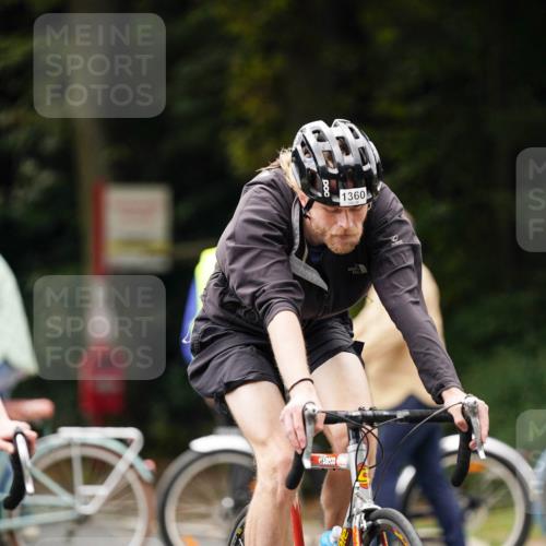 14.09.2025 - Stadtparktriathlon Michael Burmester http://msf.ph/oto/8914671 14.09.2025 12:39:28 Radfahren 1251, 1278, 1360 meine-sportfotos.de