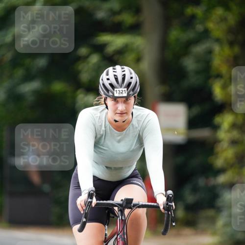 14.09.2025 - Stadtparktriathlon Michael Burmester http://msf.ph/oto/8914675 14.09.2025 12:39:41 Radfahren 1317, 1321, 1335, 1410, 1417 meine-sportfotos.de