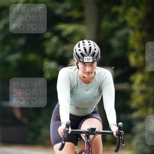 14.09.2025 - Stadtparktriathlon Michael Burmester http://msf.ph/oto/8914676 14.09.2025 12:39:42 Radfahren 1317, 1321, 1335, 1394, 1410, 1417 meine-sportfotos.de