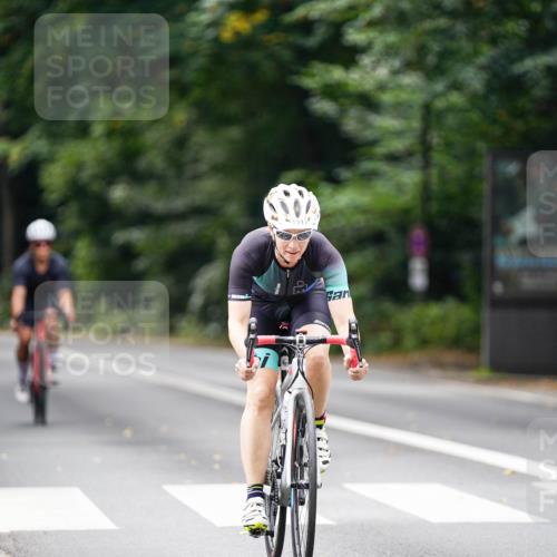 14.09.2025 - Stadtparktriathlon Michael Burmester http://msf.ph/oto/8914677 14.09.2025 12:39:44 Radfahren 1317, 1321, 1335, 1394, 1410, 1417 meine-sportfotos.de