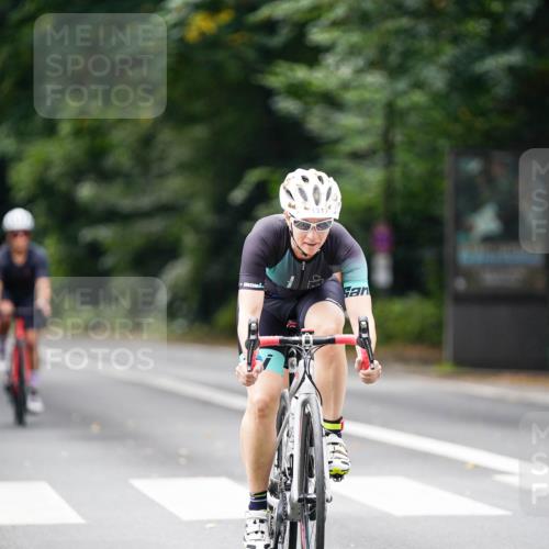 14.09.2025 - Stadtparktriathlon Michael Burmester http://msf.ph/oto/8914679 14.09.2025 12:39:44 Radfahren 1317, 1321, 1335, 1394, 1410, 1417 meine-sportfotos.de