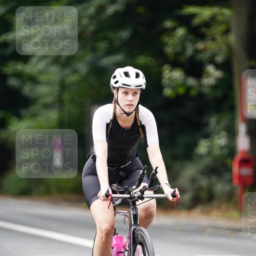 14.09.2025 - Stadtparktriathlon Michael Burmester http://msf.ph/oto/8914684 14.09.2025 12:39:53 Radfahren 1327, 1335, 1394 meine-sportfotos.de