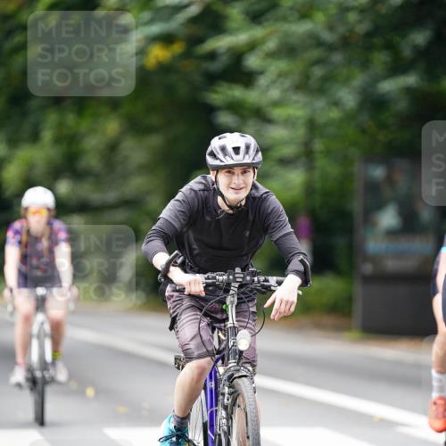14.09.2025 - Stadtparktriathlon Michael Burmester http://msf.ph/oto/8914691 14.09.2025 12:40:02 Radfahren 1237, 1239, 1254, 1261, 1288, 1301, 1371 meine-sportfotos.de