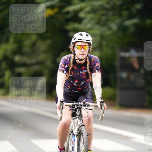 14.09.2025 - Stadtparktriathlon Michael Burmester http://msf.ph/oto/8914693 14.09.2025 12:40:04 Radfahren 1237, 1239, 1254, 1261, 1288, 1301, 1371 meine-sportfotos.de