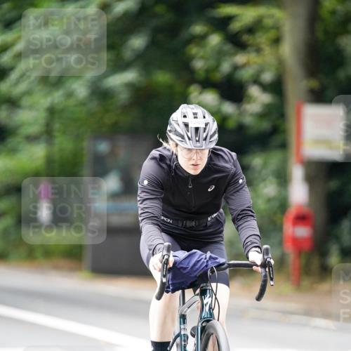 14.09.2025 - Stadtparktriathlon Michael Burmester http://msf.ph/oto/8914714 14.09.2025 12:40:29 Radfahren 1224, 1247, 1274, 1289, 1295, 1310, 1312, 1374, 1389 meine-sportfotos.de