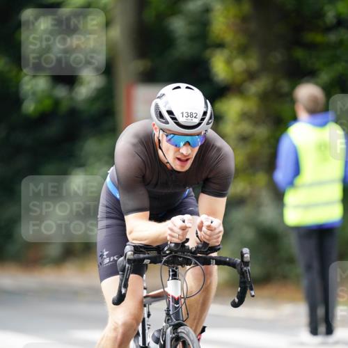 14.09.2025 - Stadtparktriathlon Michael Burmester http://msf.ph/oto/8914741 14.09.2025 12:40:57 Radfahren 1222, 1272, 1309, 1382, 1419 meine-sportfotos.de