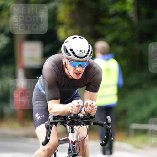 14.09.2025 - Stadtparktriathlon Michael Burmester http://msf.ph/oto/8914742 14.09.2025 12:40:57 Radfahren 1222, 1272, 1309, 1382, 1419 meine-sportfotos.de