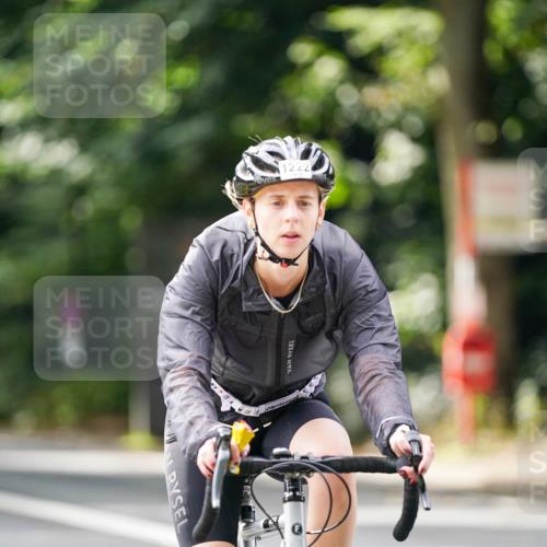 14.09.2025 - Stadtparktriathlon Michael Burmester http://msf.ph/oto/8914746 14.09.2025 12:41:04 Radfahren 1222, 1272, 1384, 1419 meine-sportfotos.de