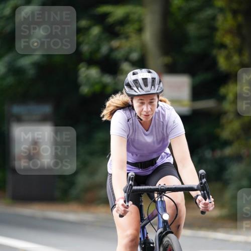 14.09.2025 - Stadtparktriathlon Michael Burmester http://msf.ph/oto/8914753 14.09.2025 12:41:13 Radfahren 1232, 1255, 1328, 1384 meine-sportfotos.de