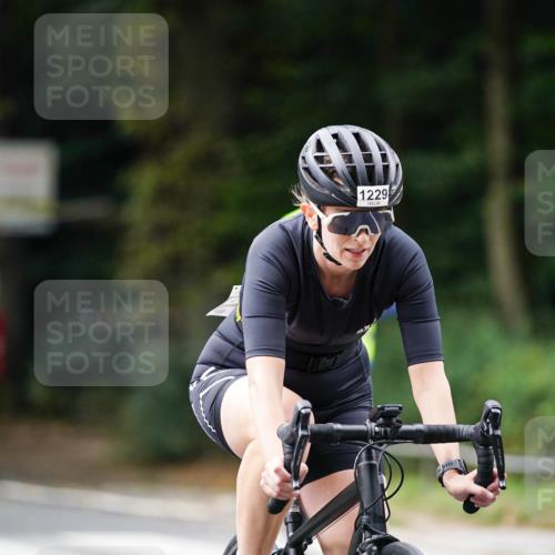 14.09.2025 - Stadtparktriathlon Michael Burmester http://msf.ph/oto/8914764 14.09.2025 12:41:24 Radfahren 1228, 1229, 1255, 1329, 1332, 1336, 1343, 1403 meine-sportfotos.de