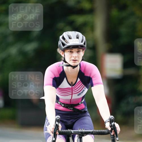 14.09.2025 - Stadtparktriathlon Michael Burmester http://msf.ph/oto/8914768 14.09.2025 12:41:31 Radfahren 1228, 1304, 1334, 1343, 1403 meine-sportfotos.de