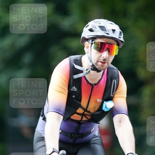 14.09.2025 - Stadtparktriathlon Michael Burmester http://msf.ph/oto/8914771 14.09.2025 12:41:32 Radfahren 1228, 1287, 1304, 1334, 1343, 1353 meine-sportfotos.de