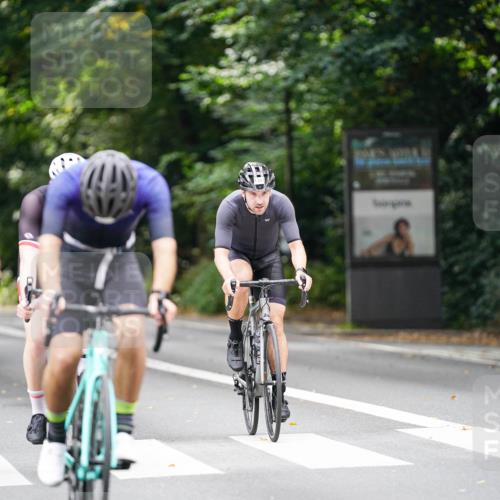 14.09.2025 - Stadtparktriathlon Michael Burmester http://msf.ph/oto/8914843 14.09.2025 12:43:39 Radfahren 1244, 1252, 1267, 1296, 1298, 1361, 1365, 1367, 1405, 1407 meine-sportfotos.de