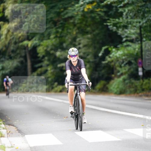 14.09.2025 - Stadtparktriathlon Michael Burmester http://msf.ph/oto/8914859 14.09.2025 12:43:58 Radfahren 1246, 1299, 1303, 1386 meine-sportfotos.de