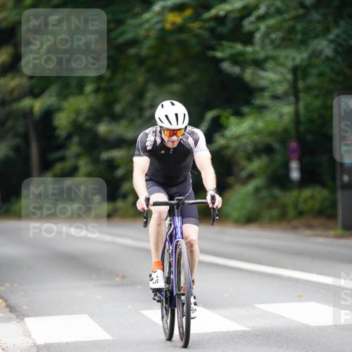 14.09.2025 - Stadtparktriathlon Michael Burmester http://msf.ph/oto/8914864 14.09.2025 12:44:09 Radfahren 1386, 1388 meine-sportfotos.de